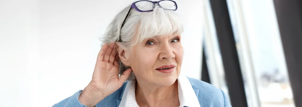 women-with-tinnitus-problem